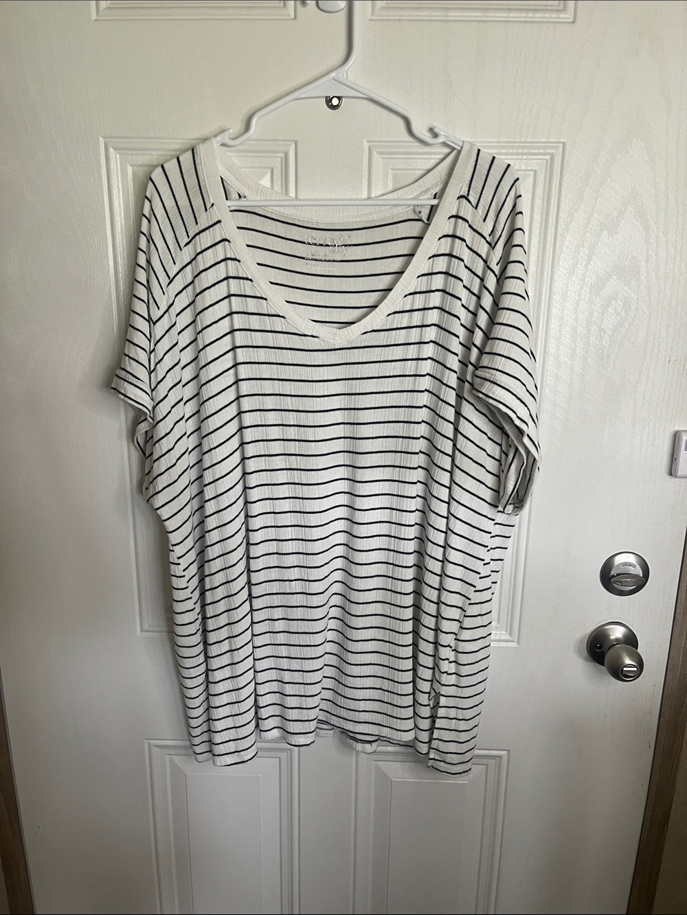 Terra & Sky White Short Sleeve V-Neck Top with Black Stripes